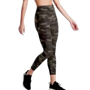 Athleta Womens Ultimate Stash Pocket Camo 7/8 Tight Leggings Multicolor SZ Large